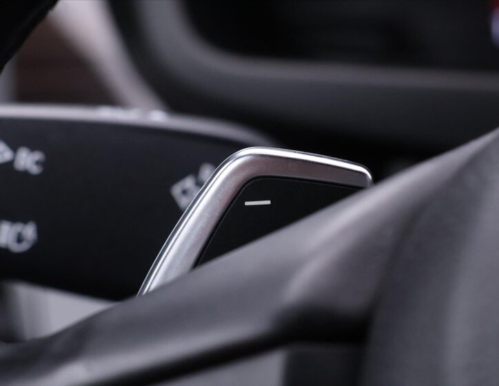 BMW X6 SUV / Terénní 3,0 l 230 kw