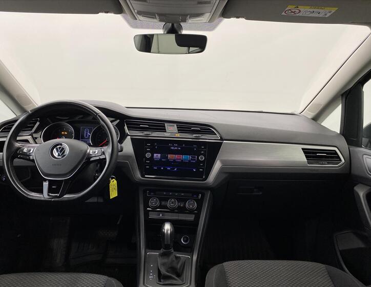 Volkswagen Touran 9