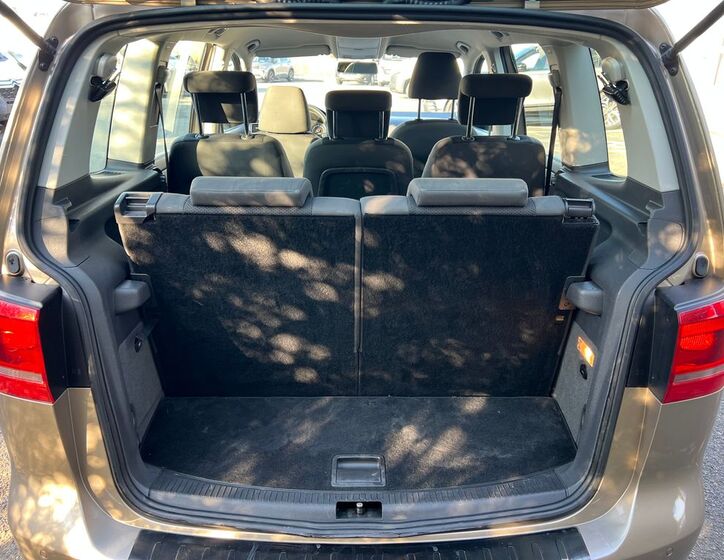 Volkswagen Touran 13