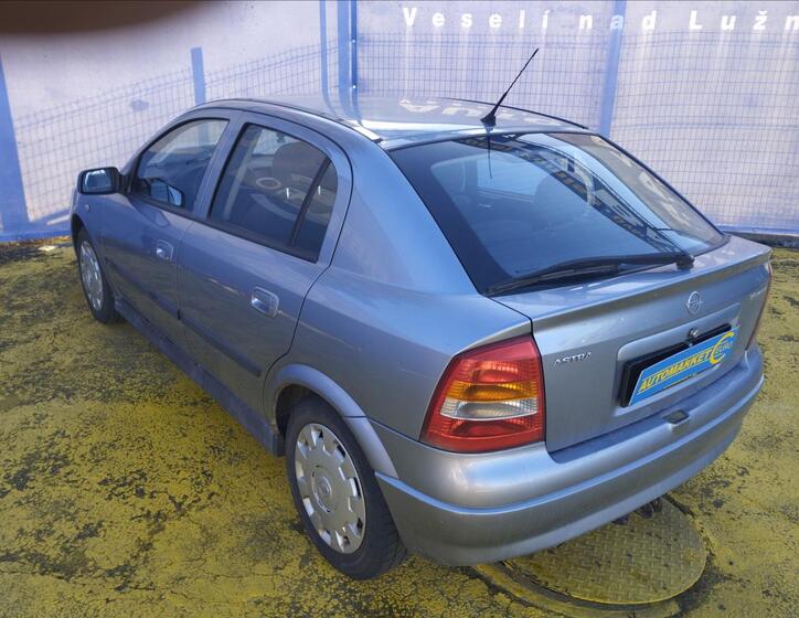 Opel Astra 6