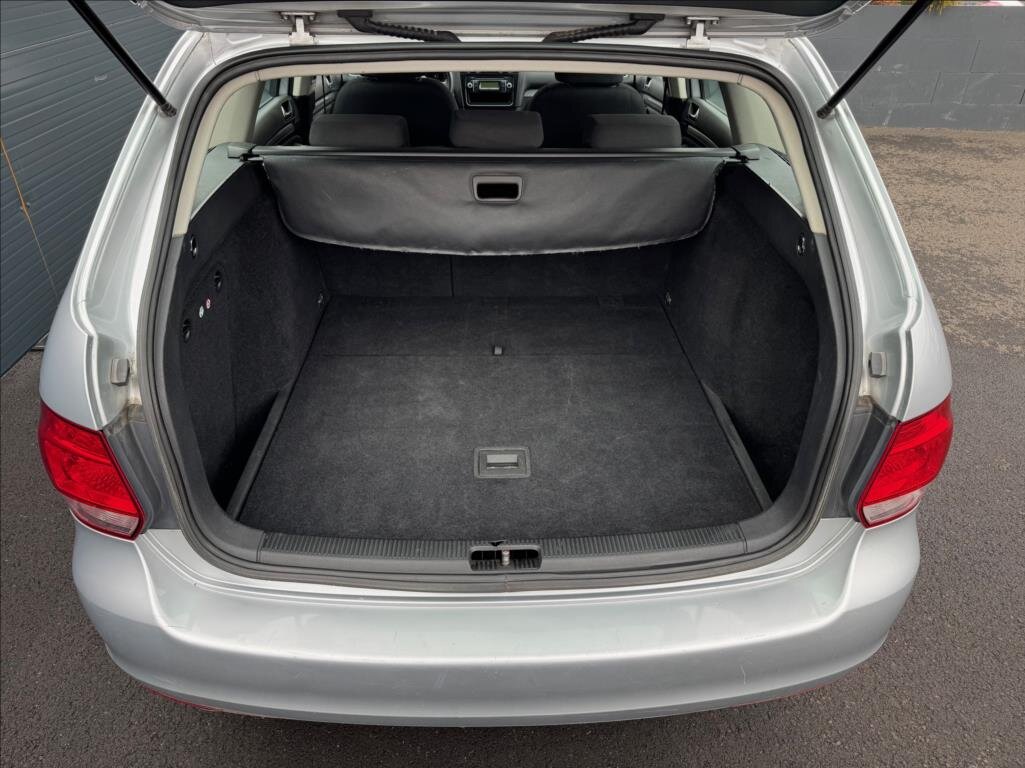 Volkswagen Golf Kombi 1,6 l 77 kw