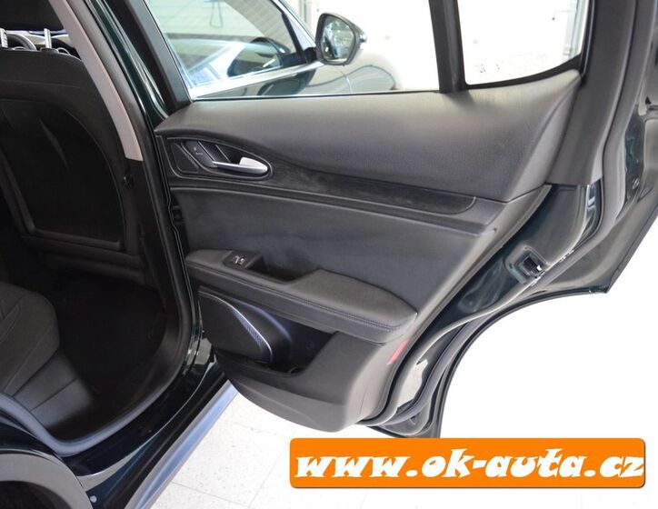 Alfa Romeo Stelvio 23