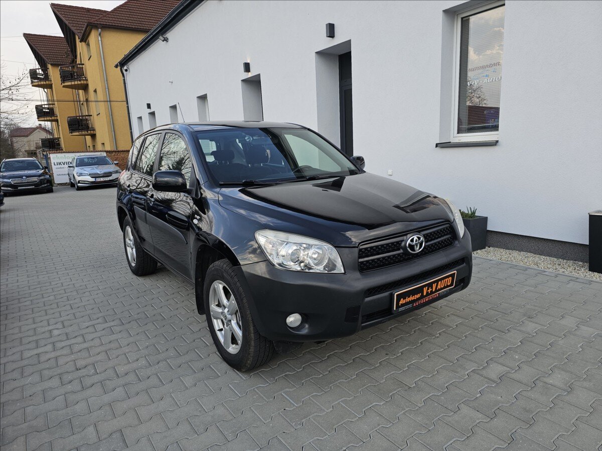 Toyota RAV4 Kombi 2,2 l 100 kw