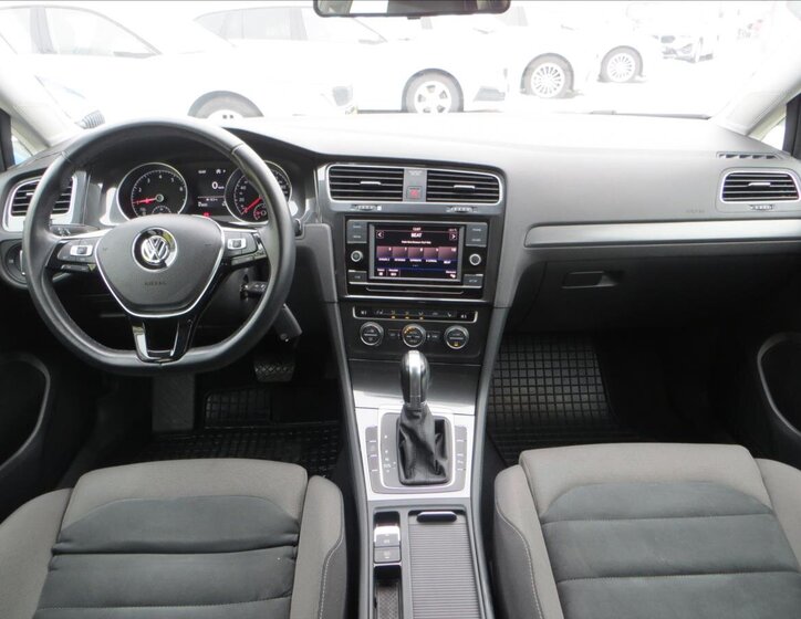 Volkswagen Golf Hatchback 999,0 85 kw