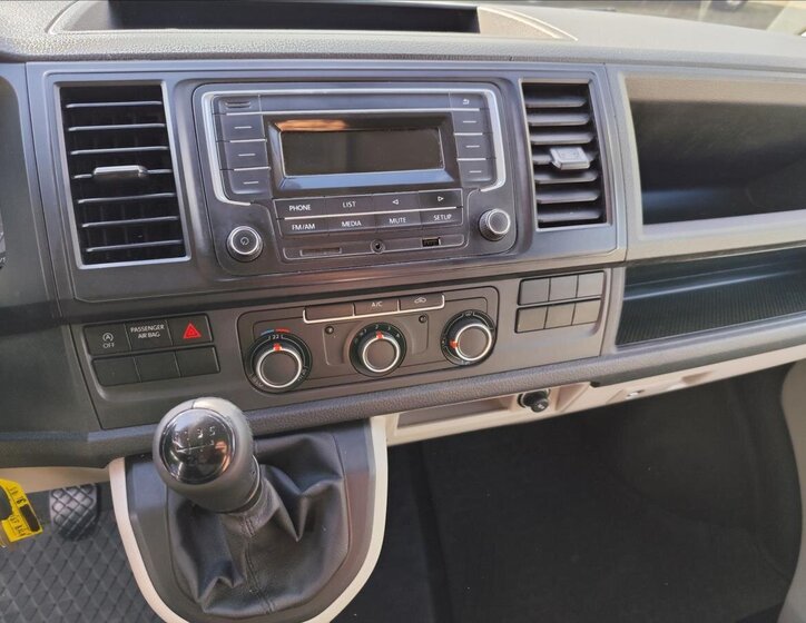 Volkswagen Transporter Kombi 2,0 l 84 kw