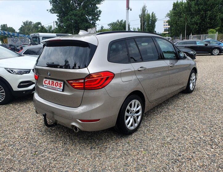BMW Řada 2 6