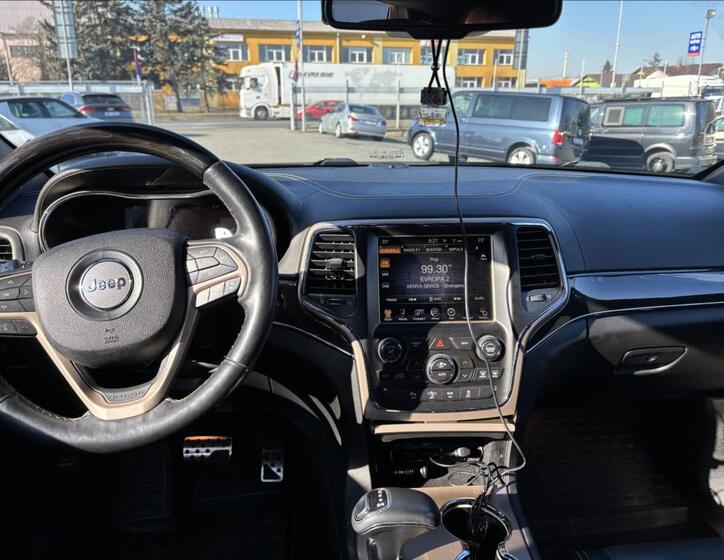 Jeep Grand Cherokee 9