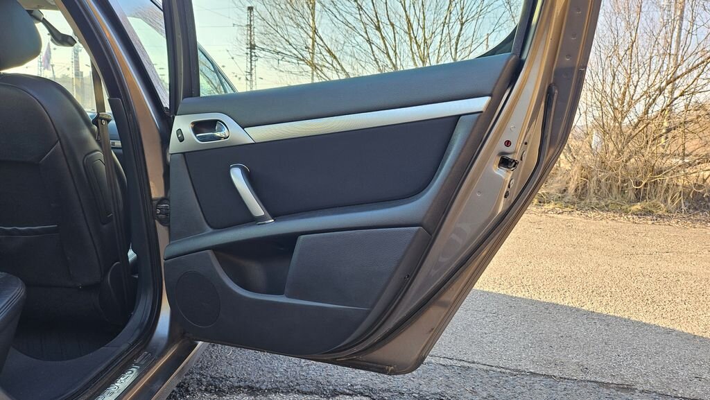 Peugeot 407 Sedan 2,0 l 100 kw