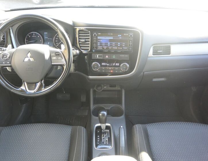 Mitsubishi Outlander 10