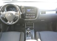 Mitsubishi Outlander 10