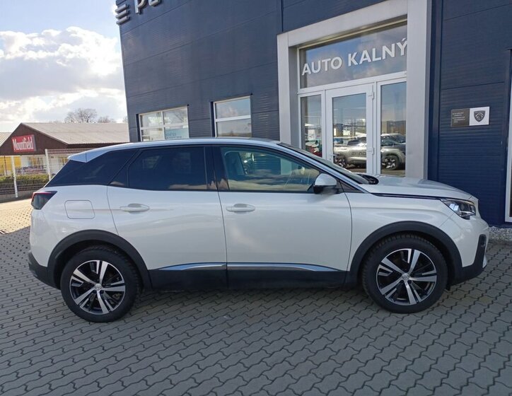 Peugeot 3008 SUV / Terénní 1,6 l 88 kw