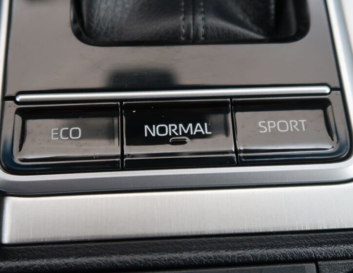 Toyota Land Cruiser 31