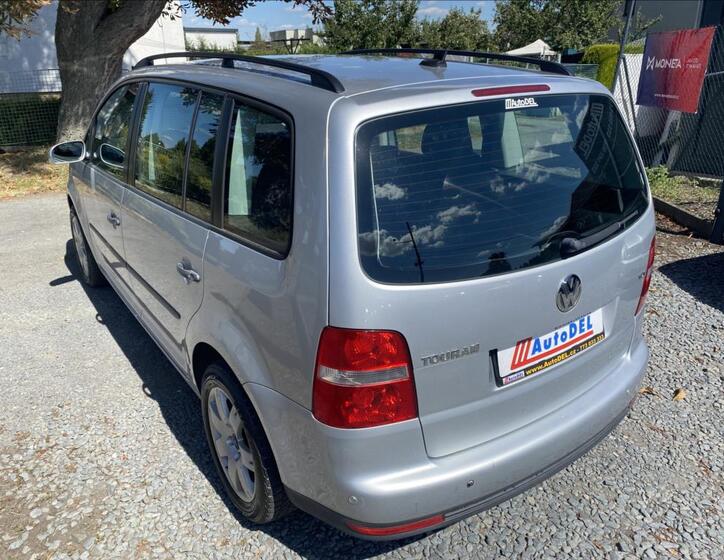 Volkswagen Touran 4