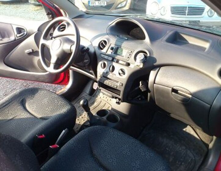 Toyota Yaris 12