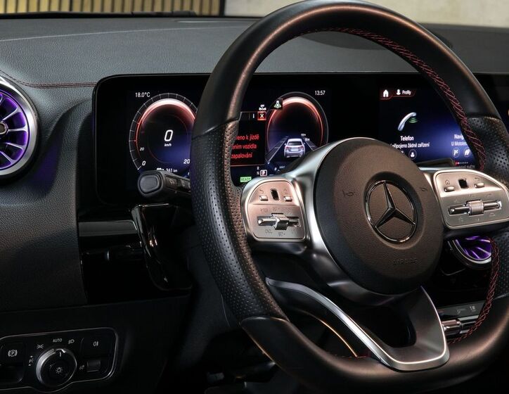 Mercedes-Benz EQA 16