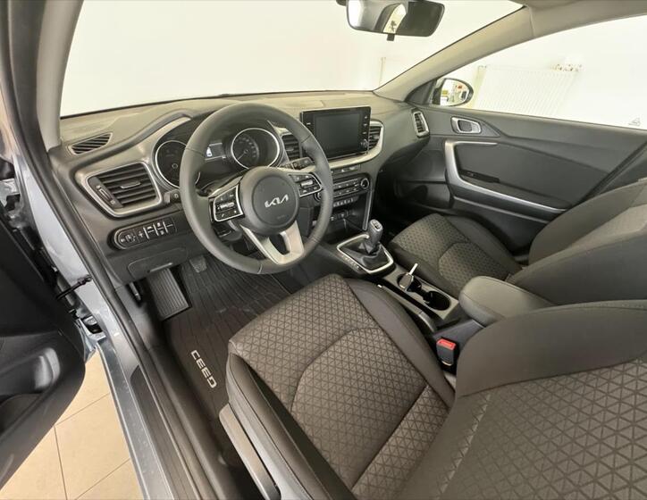 KIA Ceed 8
