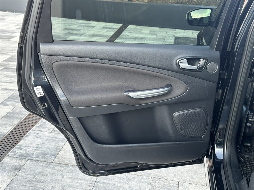 Ford S-MAX MPV 2,0 l 103 kw