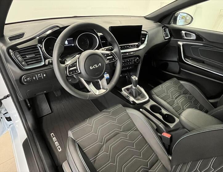KIA Ceed 8
