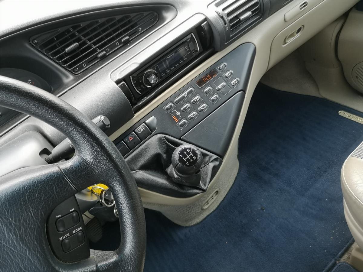 Peugeot 806 Kombi 2,1 l 80 kw
