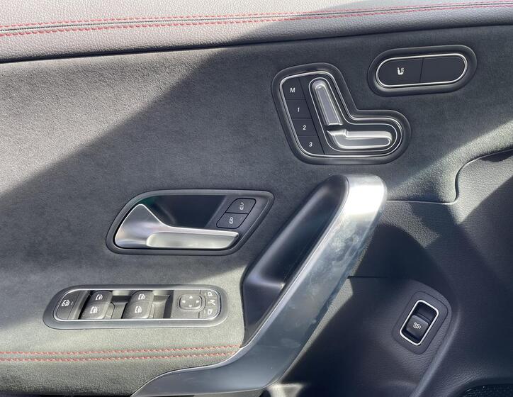 Mercedes-Benz CLA 10