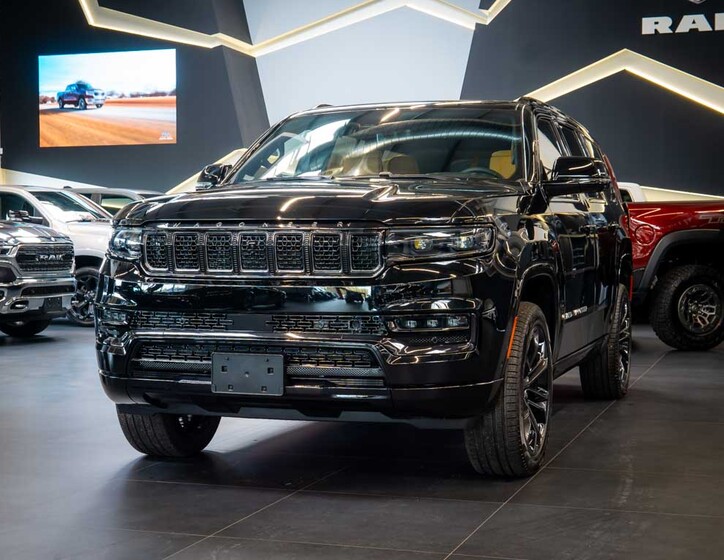 Jeep Grand Wagoneer 1