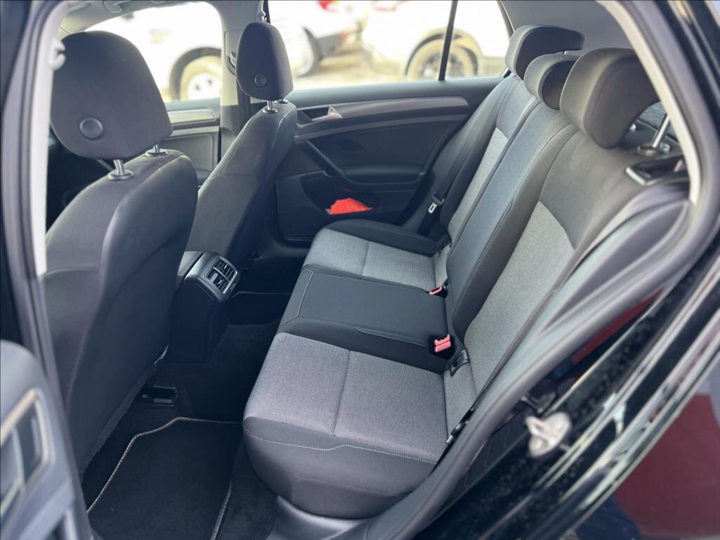 Volkswagen Golf Hatchback 1,2 l 77 kw