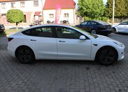 Tesla Model 3 Sedan / Limuzína 0,0 208 kw