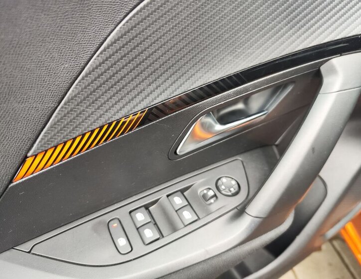 Peugeot 2008 SUV 1,2 l 74 kw