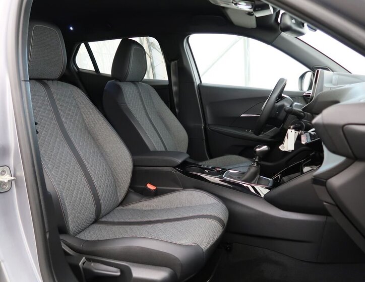 Peugeot 2008 SUV / Terénní 1,2 l 74 kw