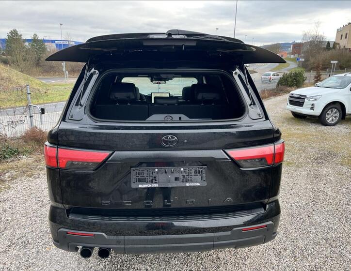 Toyota Sequoia 12