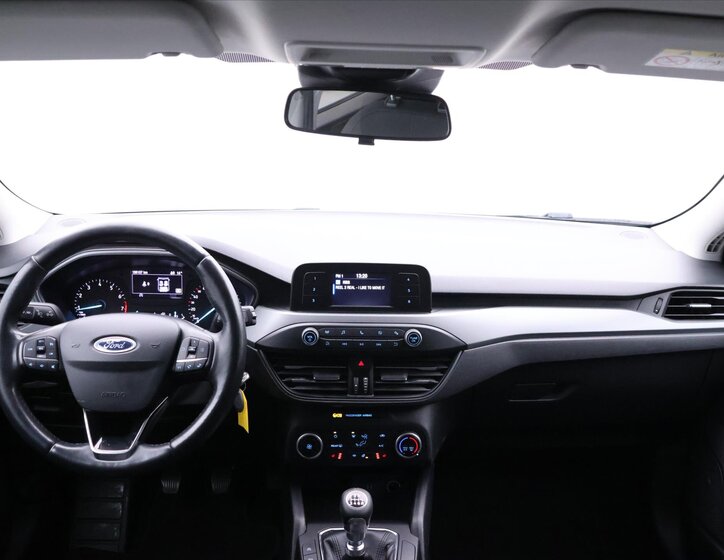 Ford Focus Kombi 999,0 74 kw