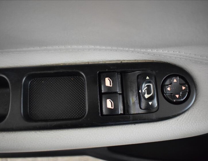 Peugeot 207 Kabriolet 1,6 l 88 kw