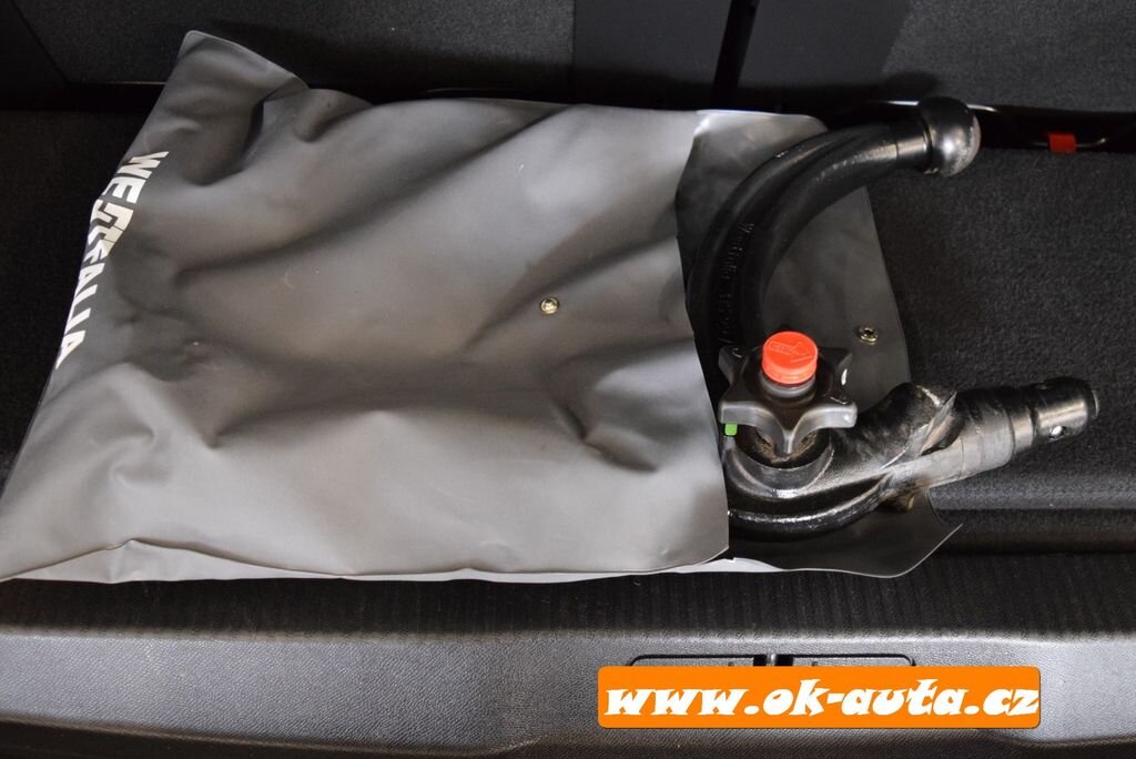 Peugeot 5008 MPV 1,5 l 96 kw