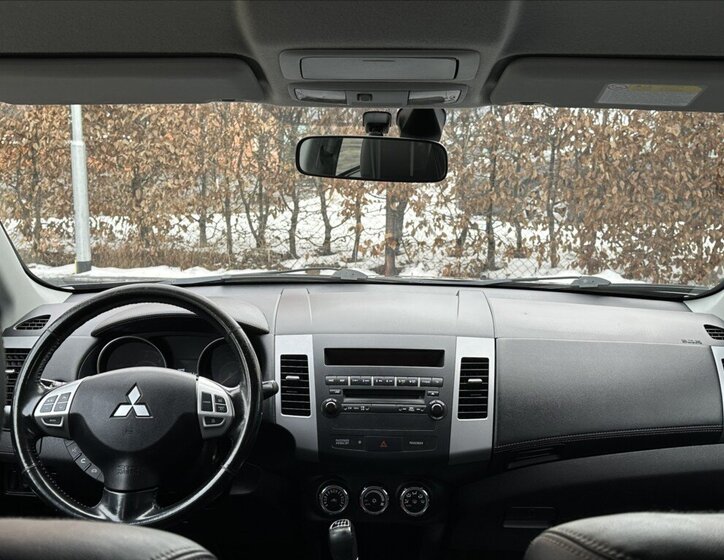 Mitsubishi Outlander SUV 2,3 l 130 kw