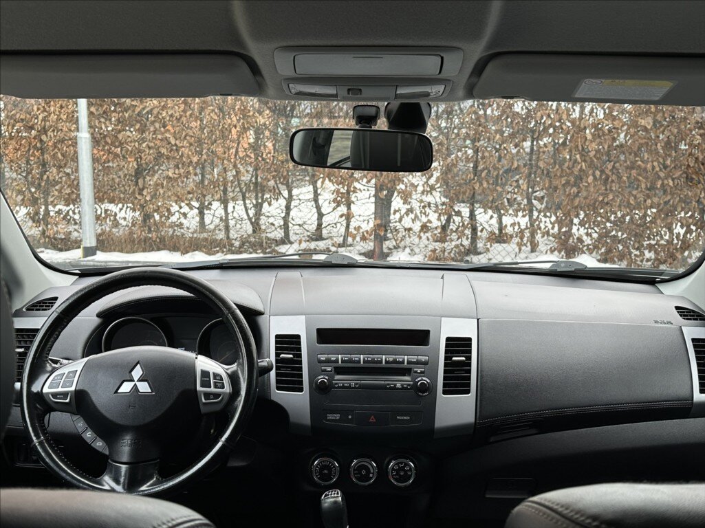 Mitsubishi Outlander SUV 2,3 l 130 kw