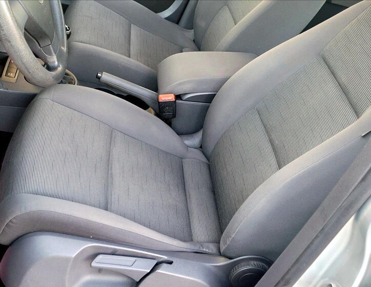 Volkswagen Touran MPV 1,9 l 77 kw