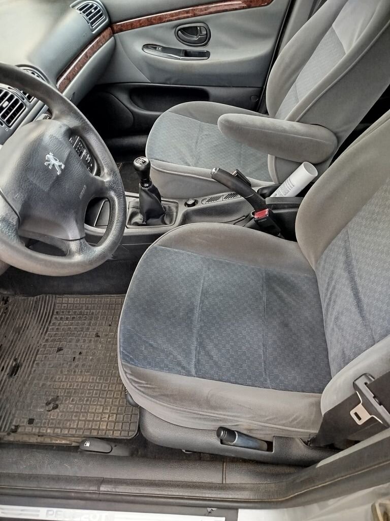 Peugeot 406 Sedan / Limuzína 2,0 l 80 kw