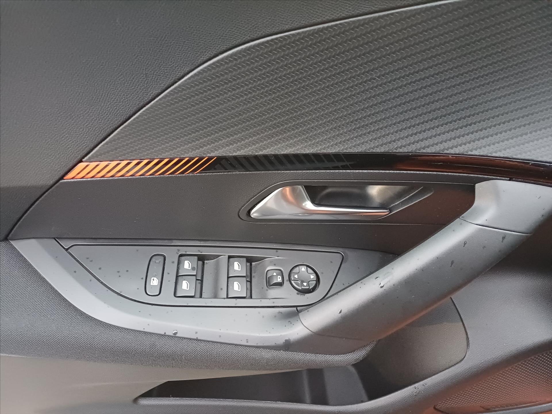 Peugeot 2008 Hatchback 1,5 l 81 kw