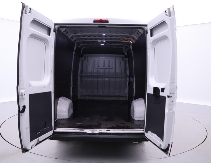 Peugeot Boxer Skříň 2,2 l 121 kw
