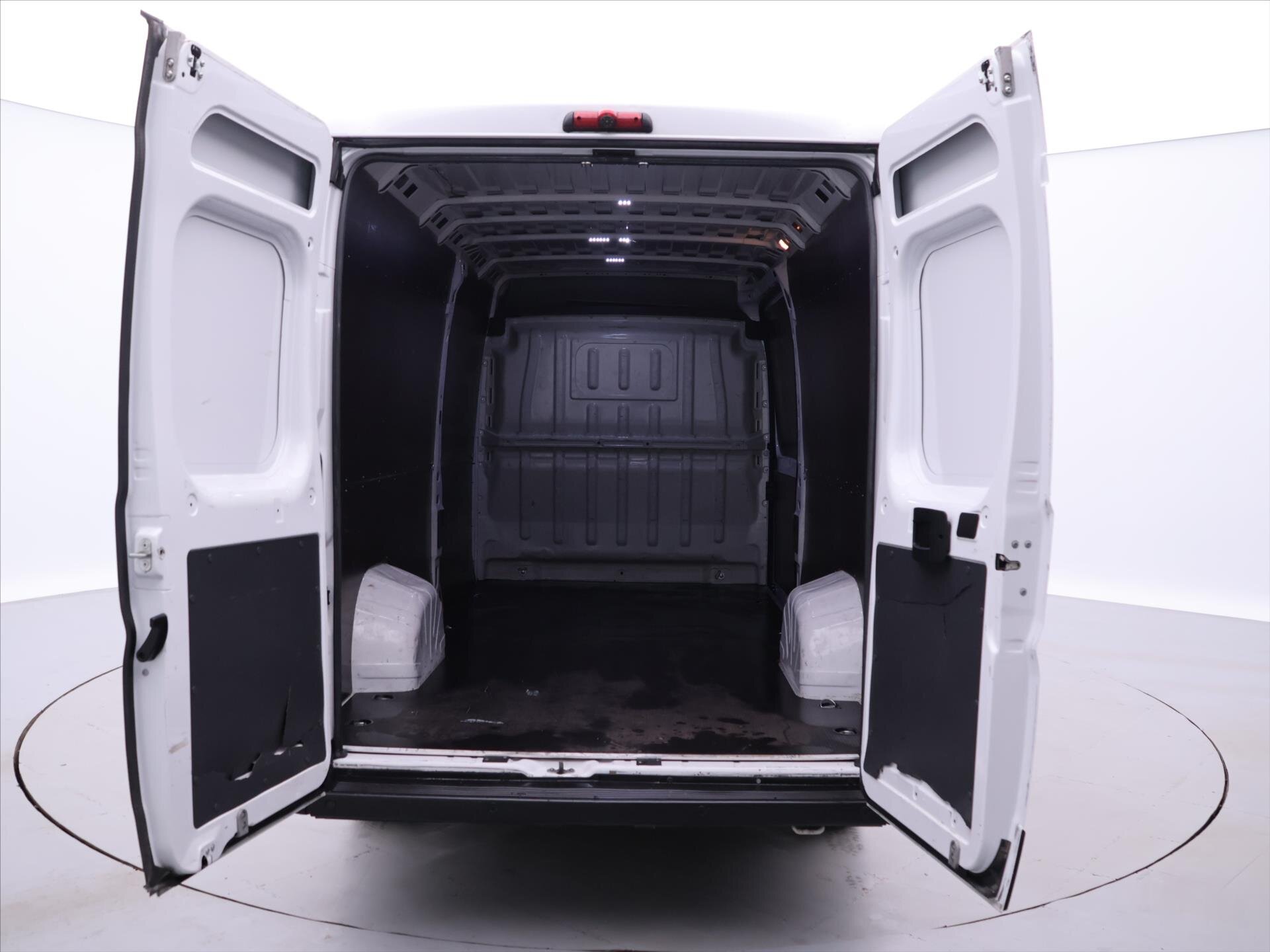 Peugeot Boxer Skříň 2,2 l 121 kw