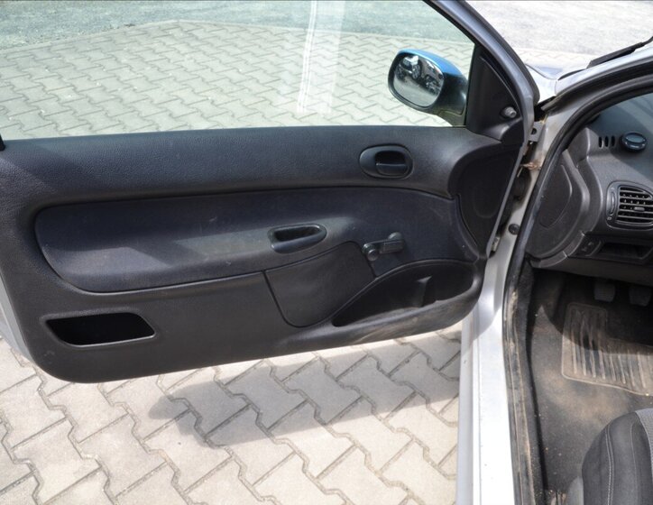 Peugeot 206 Hatchback 1,4 l 50 kw