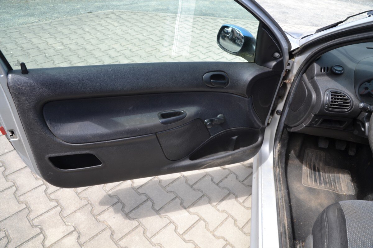 Peugeot 206 Hatchback 1,4 l 50 kw