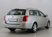 Toyota Avensis Kombi 2,0 l 108 kw