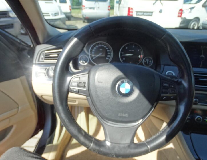 BMW Řada 5 Kombi 3,0 l 150 kw