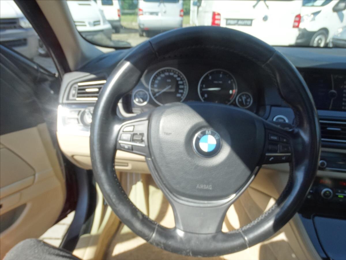 BMW Řada 5 Kombi 3,0 l 150 kw