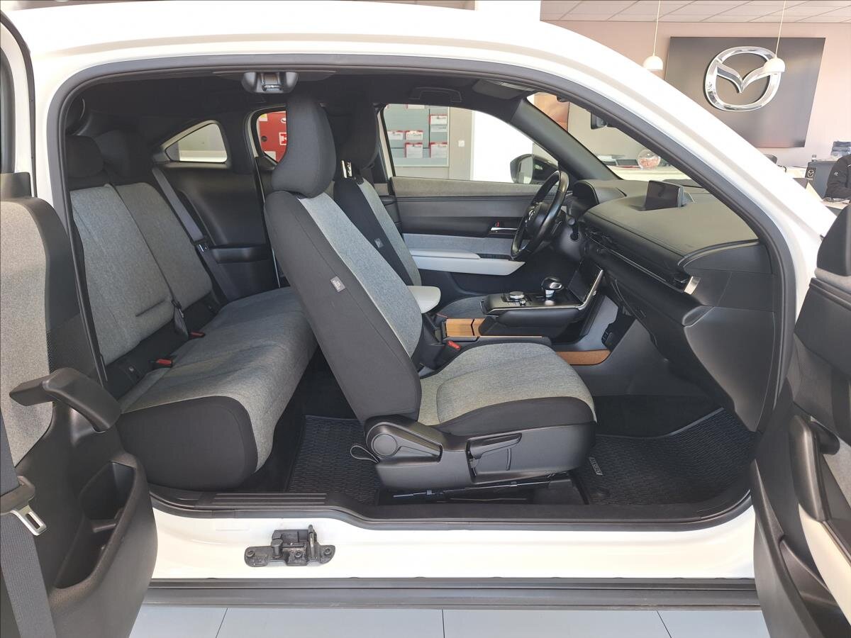 Mazda MX-30 SUV / Terénní 0,0 107 kw