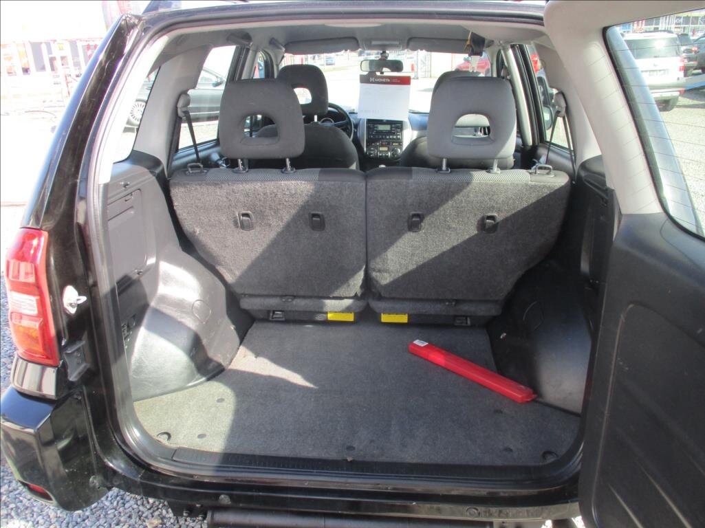 Toyota RAV4 SUV / Terénní 2,0 l 85 kw