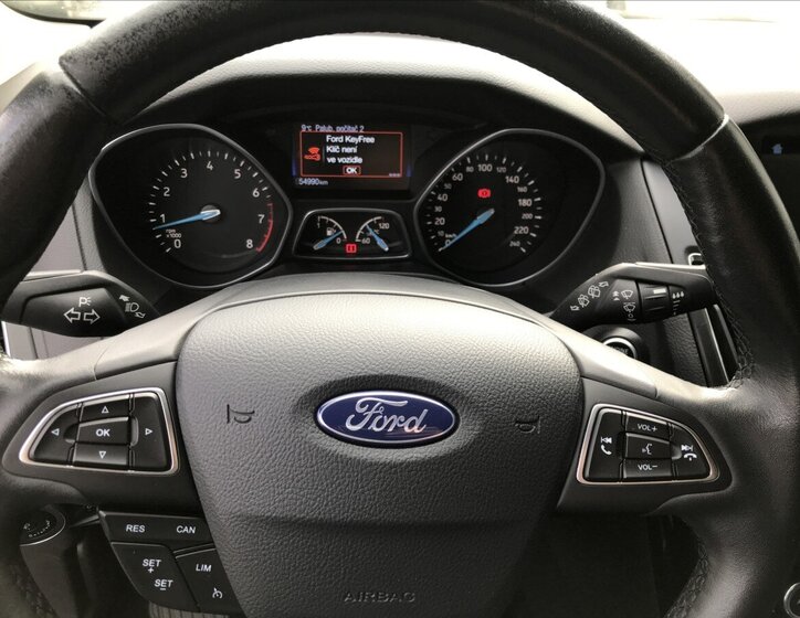 Ford Focus Hatchback 999,0 92 kw