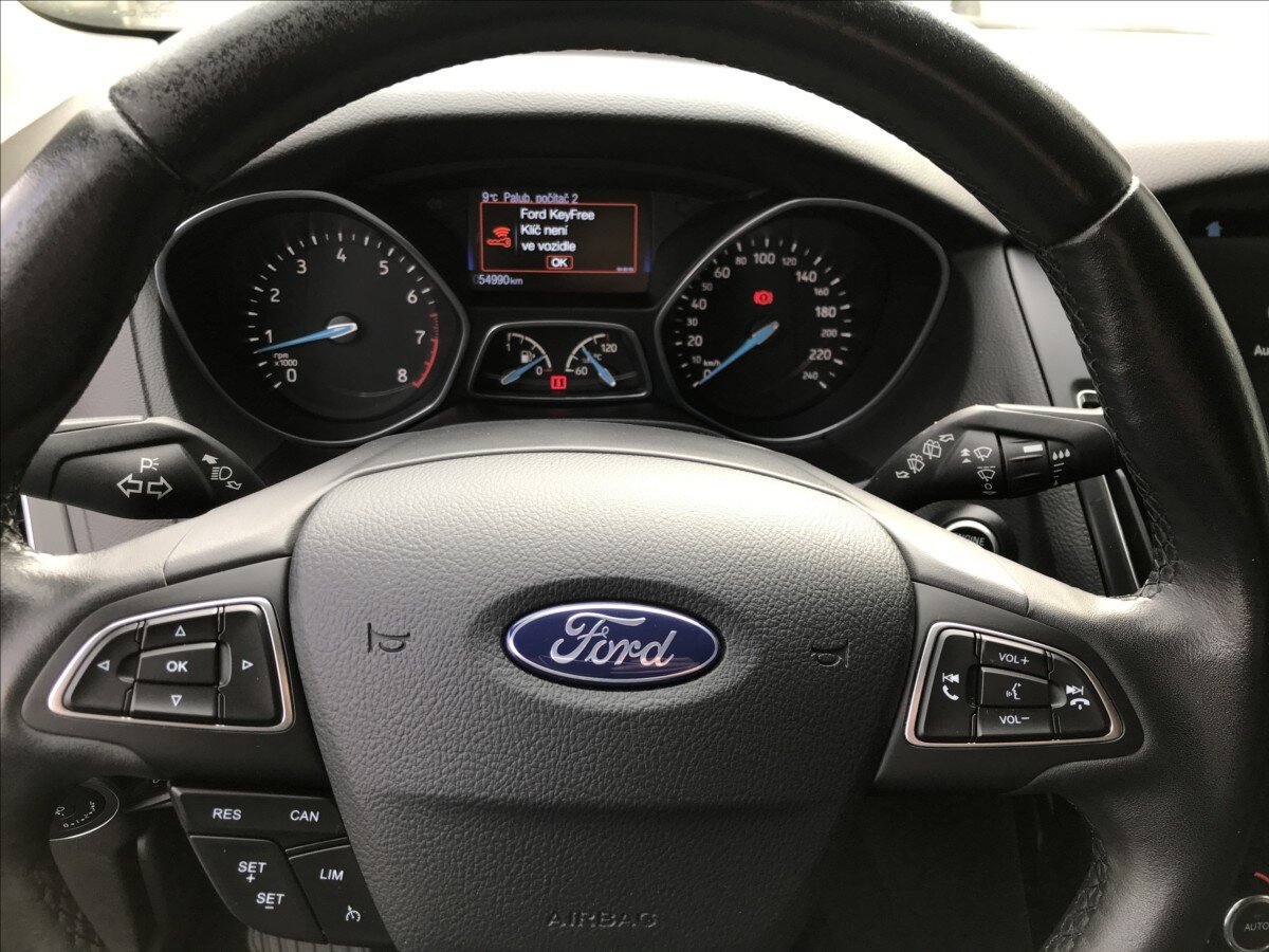 Ford Focus Hatchback 999,0 92 kw