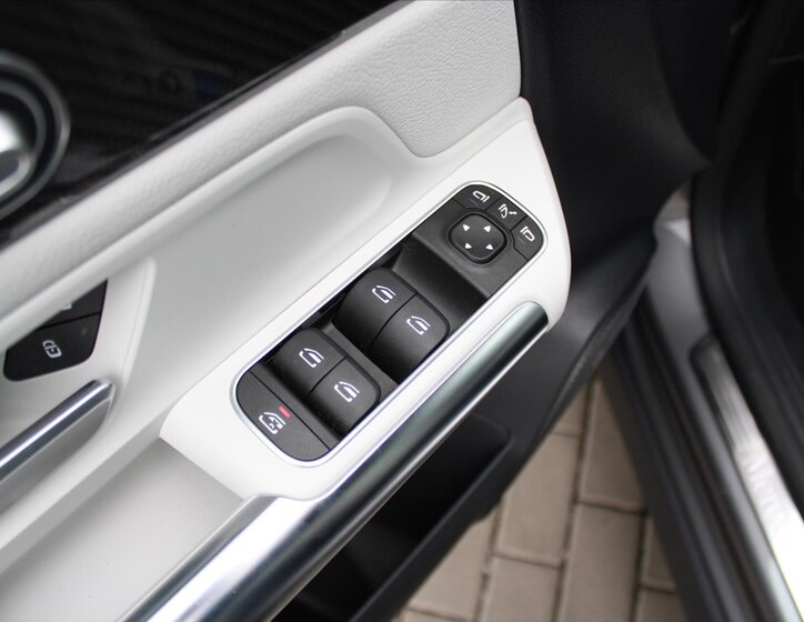 Mercedes-Benz GLA 29